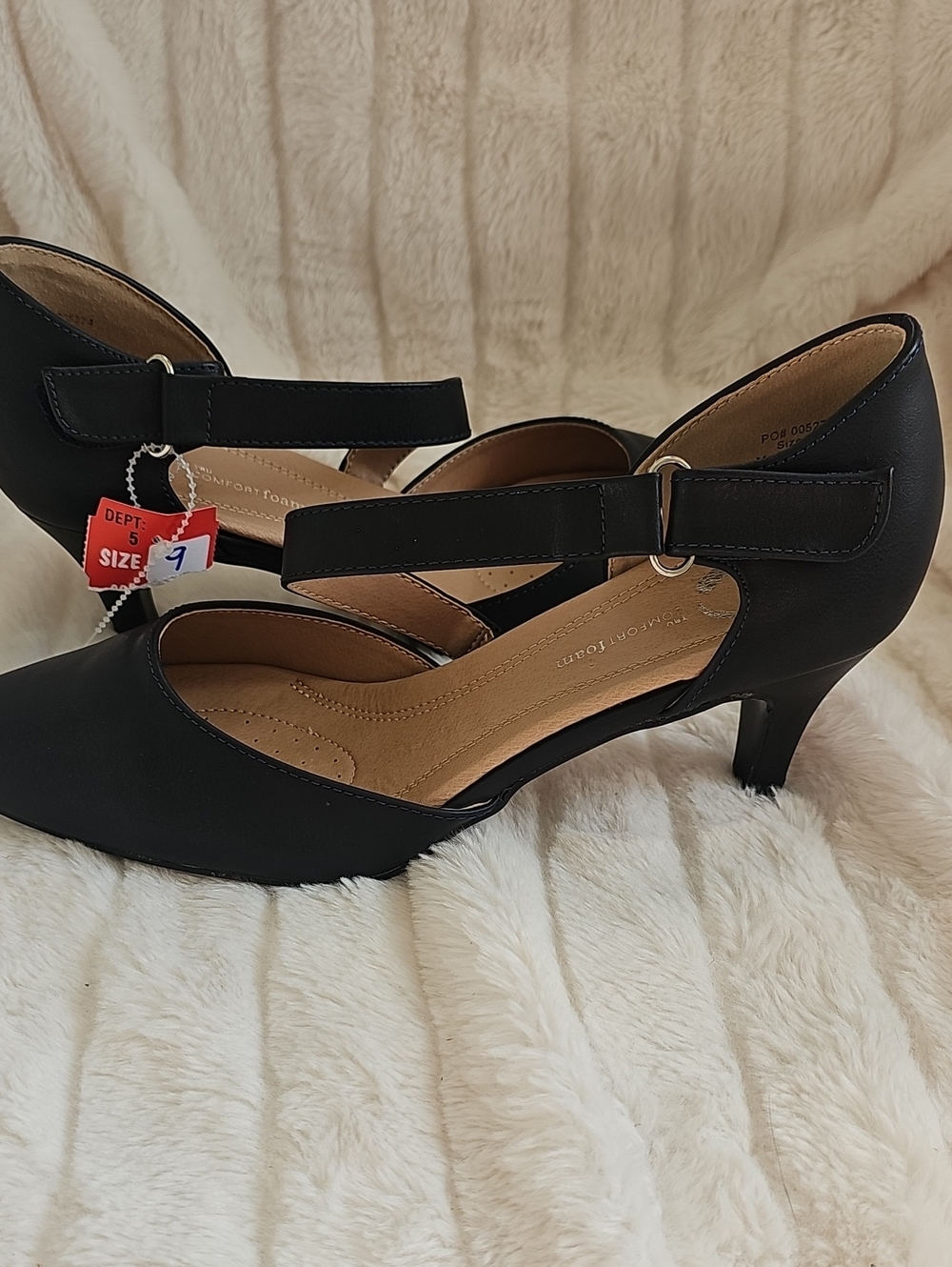 Journee Collection Deep Navy D'Orsay Mary Jane Kitten Heels